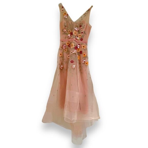 Marchesa Notte | 3D Floral Embroidered Hi-Low Gown in Blush | Size 6 - Picture 7 of 8